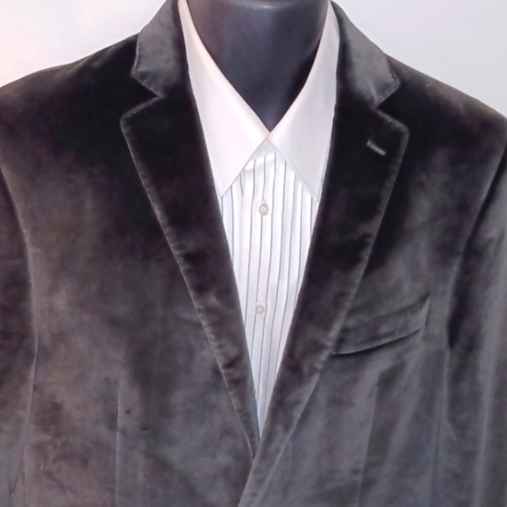 NEIMAN MARCUS Dark Olive Green Velvet Blazer, 42L - Picture 3 of 13